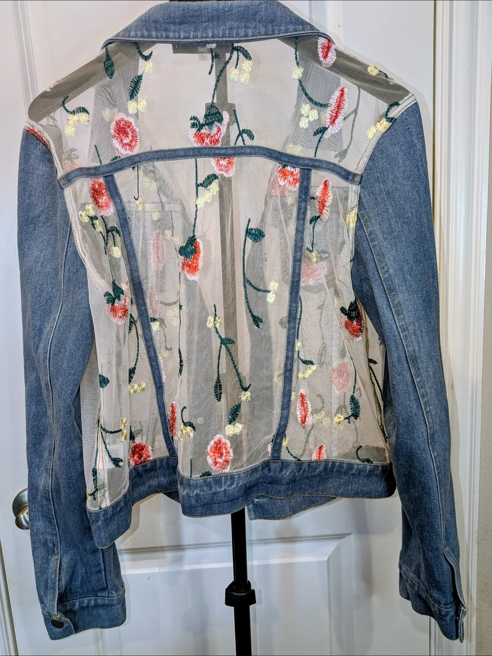 Sugar Lips Floral Embroidered Sheer Mesh Denim Trucker Jacket M - Picture 3 of 13